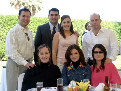 Juan José Martínez, Mauricio Villalobos, Marcela de Villalobos, César de la Garza, Ana Sofía  de De la Garza, Lucero de Cayarga y Lorena de Martínez.