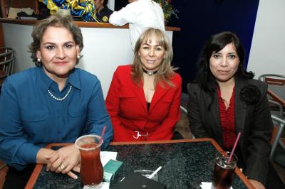 Lorena de Treviño, Gabriela Sologaistoa y Tere Hernández.