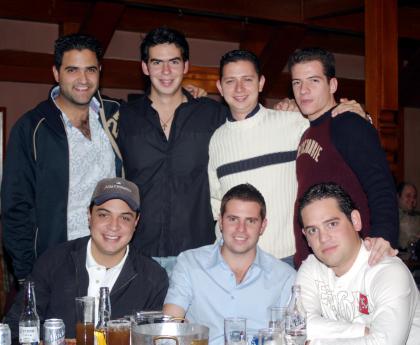 Sergio Berlanga, Bernardo Peña, David Portal, Blas Garza, Jorge Fernández, Beto Quintero y Ale Díaz Flores