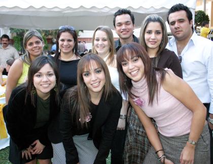 Isabel Hernández, Alicia Hernández, Luis Hernández, Paty León, Laura Orduño, Eduardo Bustamante y Caro Hernández, Gavy y Mariana Suárez