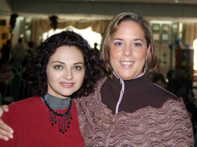 Gretel de la Peña Quezada y Gabriela Jiménez de González