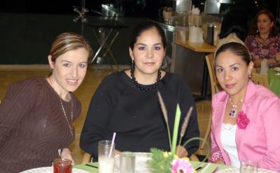 Monse Saracho, Valeria Garza y Claudia Bartoluchi.