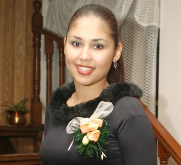 Diana Patricia Fernández Casillas recibió felicitaciones por su próximo enlace matrimonial.