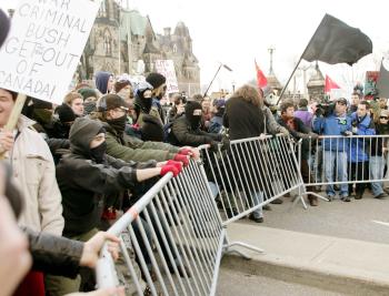 Protestan contra Bush en Canadá