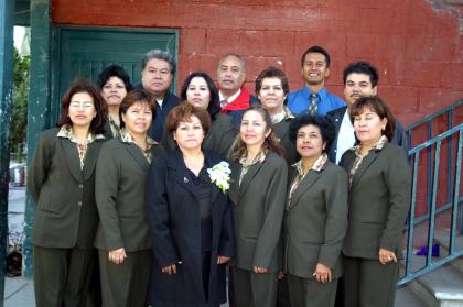 04 de diciembre de 2004

María Elena Padilla Aguilar junto a sus compañeras de trabajo, quienes le ofrecieron un festejo en días pasados  por su jubilación laboral.