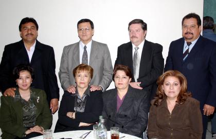 Félix Facio, Patricia de Facio,Hugo Blanco, Tere de Blanco, Luis Manuel Ortega y Araceli de Ortega  y Mario Vega Díaz y su esposa.