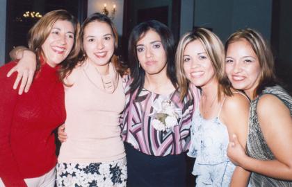 Mayela Talamantes , Marcia Campos, LAaura Garay y Rocío Montañez acompañaron a Adriana García Velázquez, en su despedida de soltera.