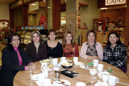 Nena Delgado, Silvia de Nuñez, Luz de López, Lupita de Duarte, Isabel de Zuñiga y Susana Sepúlveda.