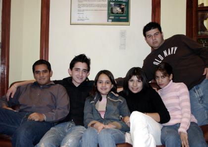 Jorge Castañeda, David Flores, Michelle Flores, Laura de la Cruz, Martha Samaniego y Mauricio Maycotte.