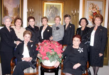 Estela de Guajardo, Nena de Garza, Mela de González, Martha de Cepeda, Josie de Iriarte, Charmain de Martínez, Tere de Wong Sánchez, Angélica de Amarante, Veva de Valencia, y Marisa de Berlanga