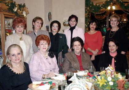 13 de diciembre de 2004

Victoria M de Peña, Magda de Abularach, Irma de Jaidar, Patricia de Garcia, Laura de Estrello, Nora de Rubio, Claudia de Froto, Amira de Nuñez, Mary Jaik..