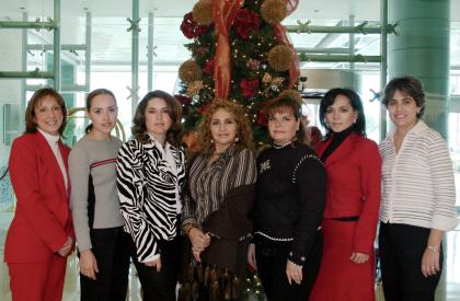 Cecy Celaya, Vero de Froto, Lucy de González, Mara Maitar, Yola de Montoya, y Brenda Monárrez se reunieron recientemente para celebrar la psóxima Navidad.