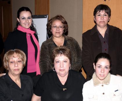 25 de diciembre de 2004
Luis Elena de Cabello, Irma González, Alejandra Merino, Marian Villarreal, Mercedes Guerrero y Noemí Villalobos.