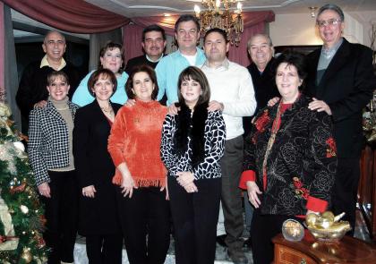 M-Fernando Llama y Paty Garza, Ángel Morales y Elisa Morales, Jesús Zavala y Marisa Rocha, Gerardo Bejarano y Cata González, Carlos Noyola y Luz María, Manuel García y Paty García, grupo de akigos en su posada.jpg