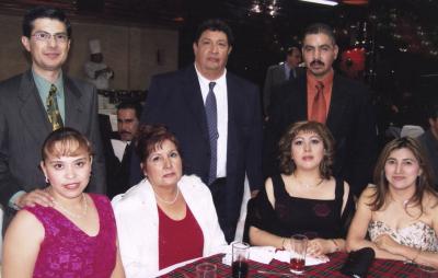 Joaquín Díaz, Miriam López, Jesús Marentes, Susana Rivas, Roberto Contreras, Jovita Herrada y Claudia Maciel.