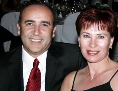 Gerardo Sifuentes y Mary de Sifuentes.