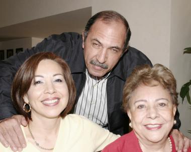 Ángel Rodríguez Shade, Martha Rodríguez y Coquis Rodríguez.