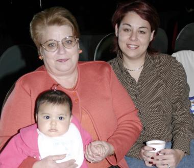 María de los Angeles Ceñal, Guadalupe Martínez Ceñal y Sonia Villarreal Martínez.