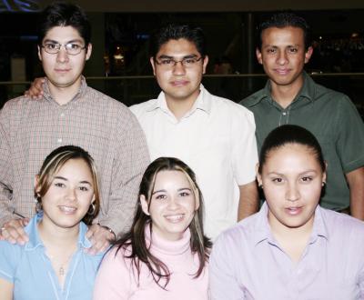 Brenda Cuellar. Lorena Boone, Pamela Pichardo, Ernesto Rodríguez, Marco Rodríguez y Ricardo Rodríguez.