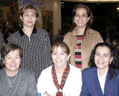 Lila López Norma de Calderón, Rosana Gutiérrez, Lili Gutiérrez,  y Martha de Armendáriz.