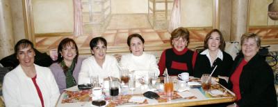 Sofia Cano, Bertha Castañeda, Ene de Ortíz, Luz Cano de Landeros, Chiquis G. de Torres, Chita Cano de Momox, Bibis R. de González.