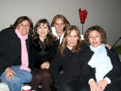 Ana Borrego, Mara de Borrego, Ana Cristina Borrego, Sonia Rodríguez y Paty Borrego.