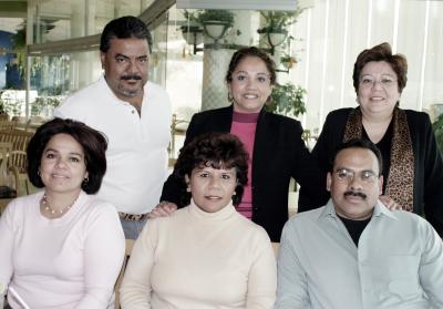 11 de enero de 2005

 Nidia Delgado, Rosy Dovalli, Leonel Castellanos, Pascual Cruz, Mary Carmen de la Cruz y Marta Ceniceros.