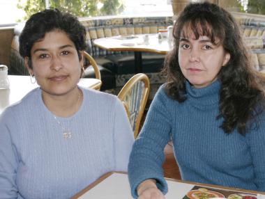 Lourdes de Robledo y Rosario de Hernández.