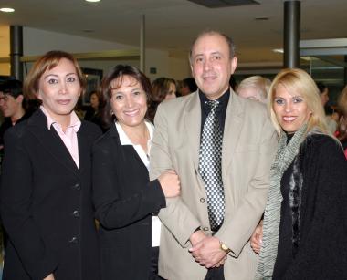 Lina, Sonia y Nancy Ortiz y Francisco  Guardado.