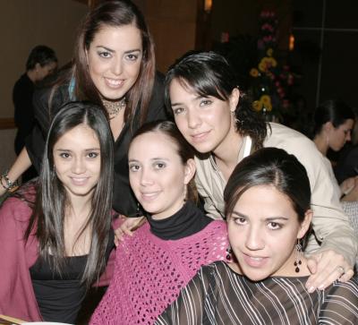 Any Cháidez, Valeria Castro, Adriana Cruz, Fernanda García y Mercedes Orozco.