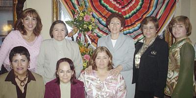 Grupo de enfermeras que festejaron su día.