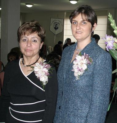 Laly de Martínez acompañada de Mary Carmen Calleja  de Sesma.