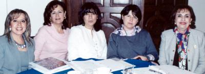 Marisa de Zavala, Susana de González, Lupita de Murra, Marcela de Amarante y Cristina de Kawas.