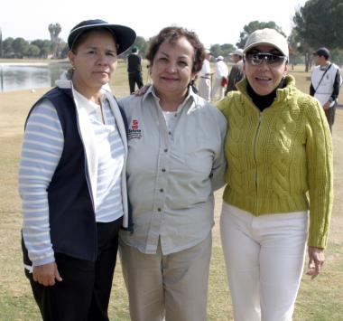 Leticia de Palacios, Raquel de Gutiérrez  y Vicky Madero