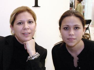 Kathy de  Pancardo y Paola Pancardo