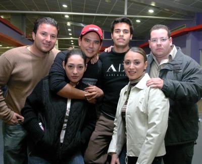 Roger García, Kike Galindo, Dora Híjar, Hans Backmann, July Morales y Diego del Valle.