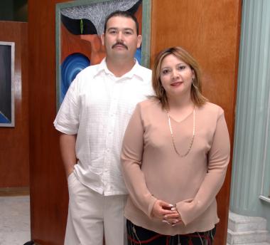 René Hernández y Lorena Patricia de Flores