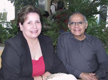 Carlos Samaniego Acuña y Conchita Mota de Samaniego.