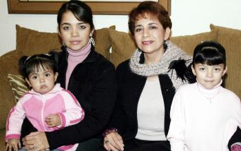 María Eugenia Rodríguez de Gutiérrez festejó su cumpleaños con Luz Marcela Ortega, Regina y Katia Ortega Villarreal.