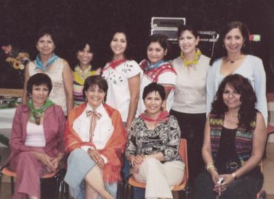 Martha M. María Luisa Galindo de Bouscal, Hilda López de Batteur, Leticia Amador, Guillermina de Caspar, Alma Ibarra, Angélica Ramos, Lupita Triana de Meyer, Nohemí Ruiza y Olivia López.