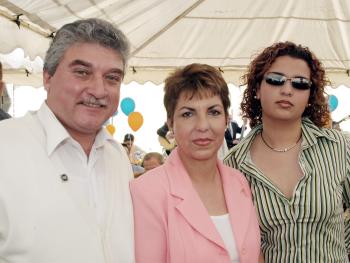 07 de febrero de 2005

Roberto, Élida y Carolina.