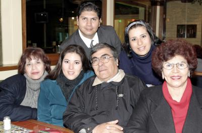 Graciela de Montes, Lorena de Rivera, Martín Montes, Lourdes Pimentel, Manuel Rivera y América Montes.