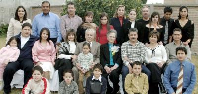 11 de febrero de 2005

 Señores Luis Armendáriz Moreno y Raquel Farías de Armendáriz celebraron recientemente 50 años de matrimonio, con un agradable festejo que les ofecieron sus hijos y nietos y demás familiares