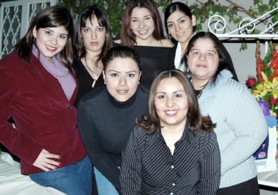 Claudia Villegas, Artemisa Rodríguez, Diana Hernández, Martha Castro, Mariana Álvarez y Lupita del Río asistieron a la fiesta de cumpleaños de Martha Patricia Ochoa.