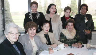 Carmen de Franco, Juana María de Natera, Yolanda de Natera, Esther de Ramírez, Bertha de Natera, Esperanza Aguilera, Guadalupe de Reyes y Marilyn Arcaute captadas recientemente.