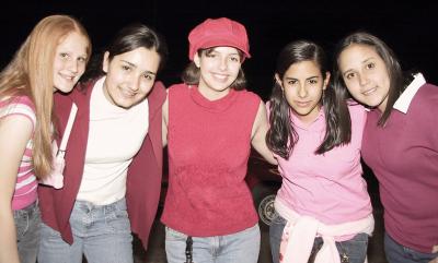 Pamela, Cristy, Emily Ana y Paty.