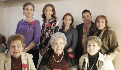 17 de febrero de 2005

Mary de Piña, Tete Villarreal, Clara de Bravo, Cristina de Zezzat, Maruca de Villarreal, Soledad de Santiago, Lilia de Santiago y Clarisa de Murra