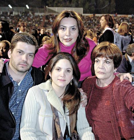 Miguel, Mary, Rosy y María Luisa Ramos