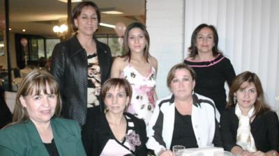 Lupita de Dávila, Pily de Pedraza, Gina Díaz Flores, Vero de Orozco, Tete de Martínez, Nallely de Cansino y Mayela de González.