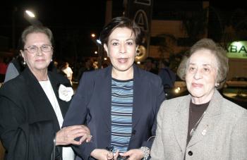 Ernestina Gamboa, Bertha y Tere Castañeda.